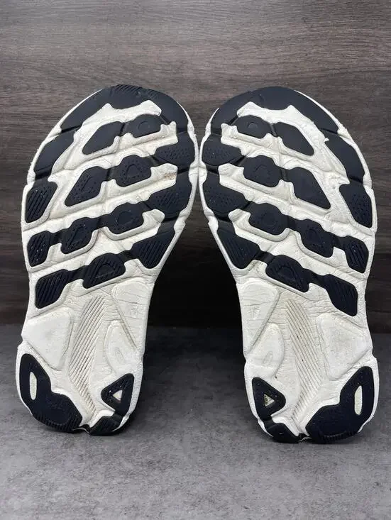 HOKA Clifton 9 Sneakers Mens Size 10.5 2E Wide Black White One One - Picture 8 of 11